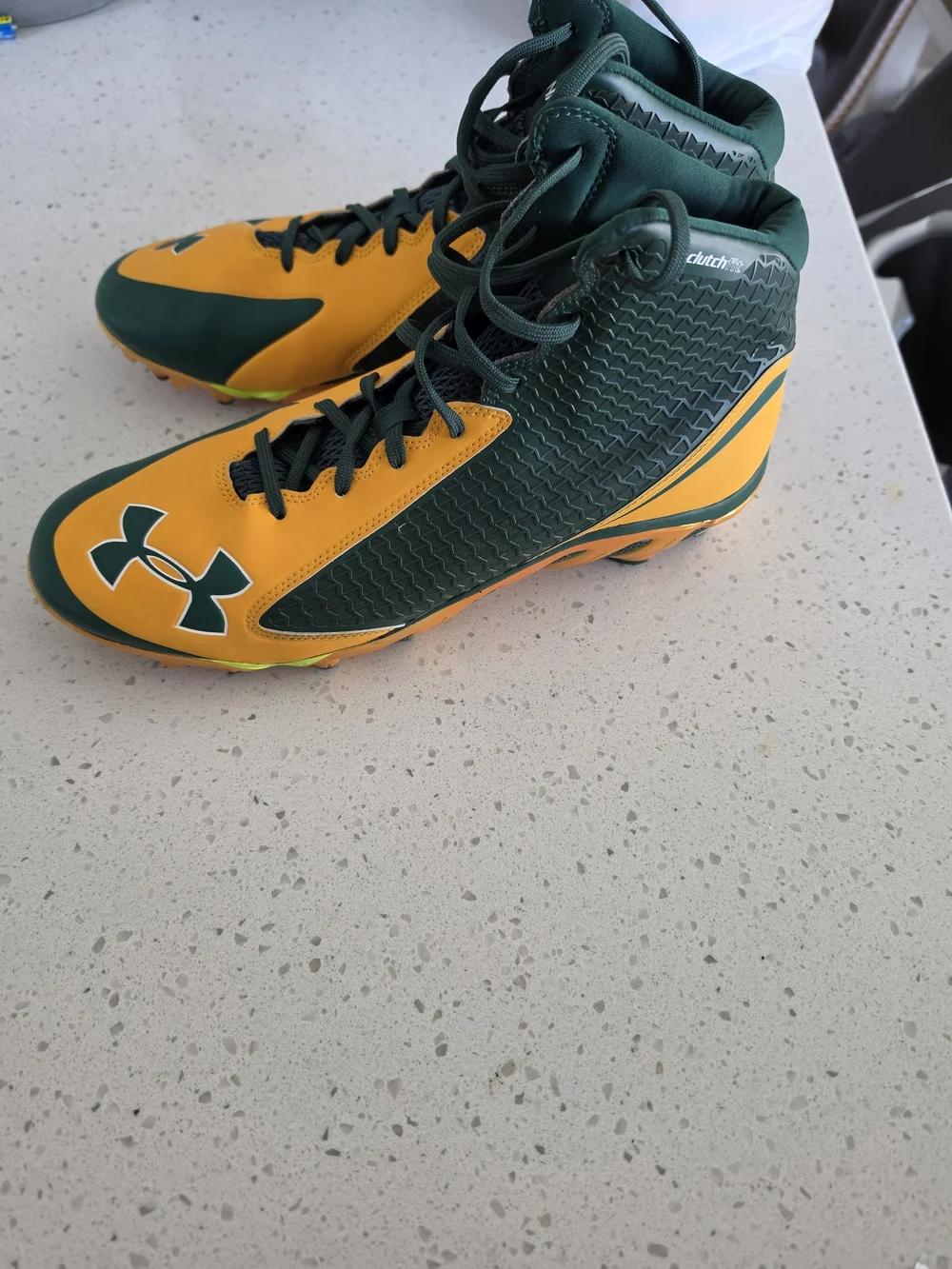 Under Armour performance lightweight traction